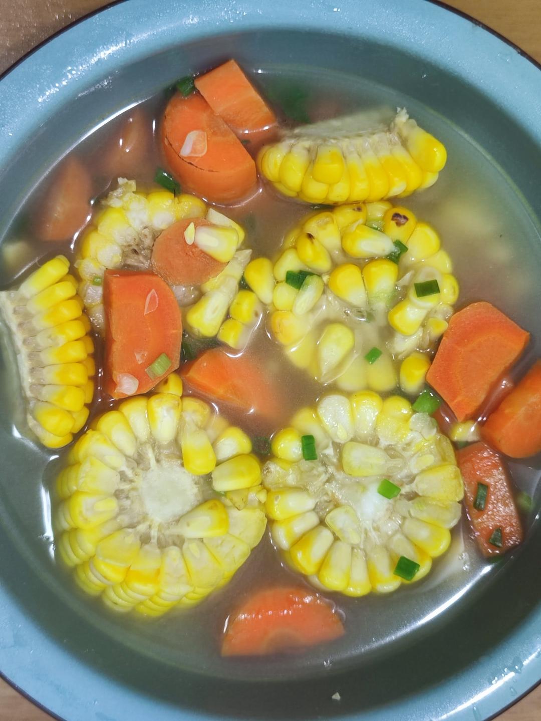秋季必喝！好喝不胖～玉米胡萝卜汤