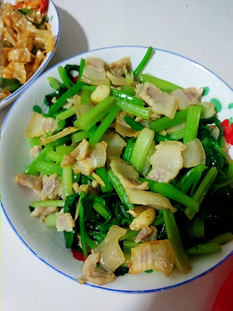芹菜炒五花肉