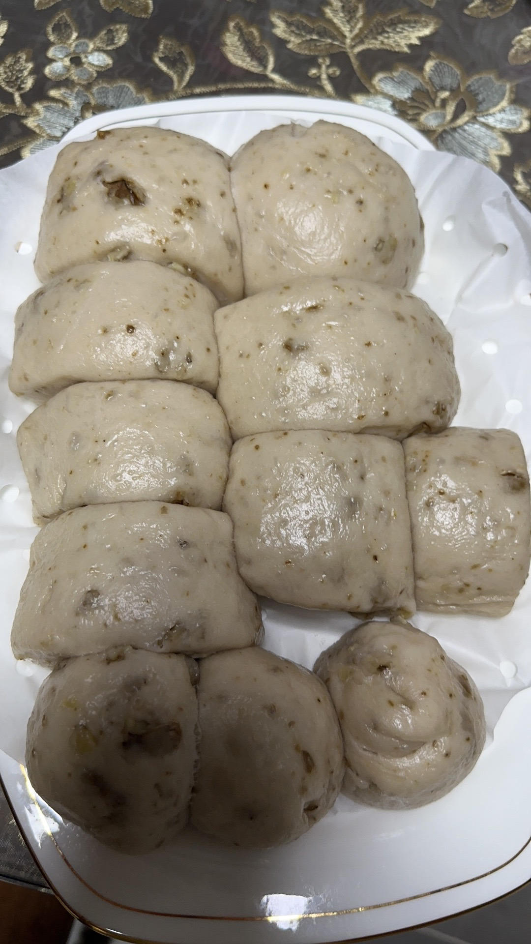 红枣核桃葡萄干馒头