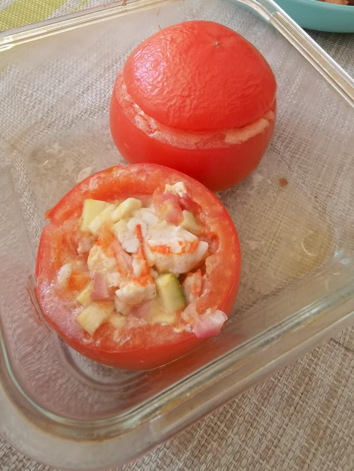 番茄作碗，虾滑作馅！一口爆汁，碗都不用洗啦~