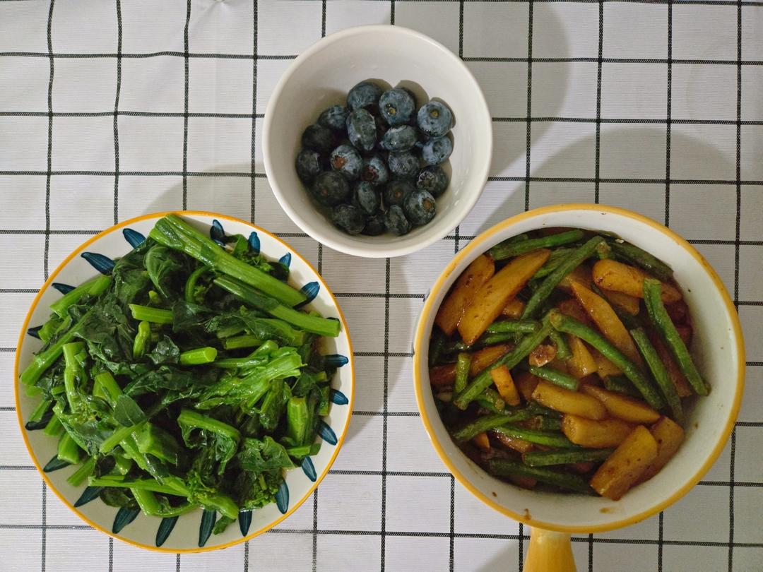 三分钟快手美味健康菜 清炒板蓝根