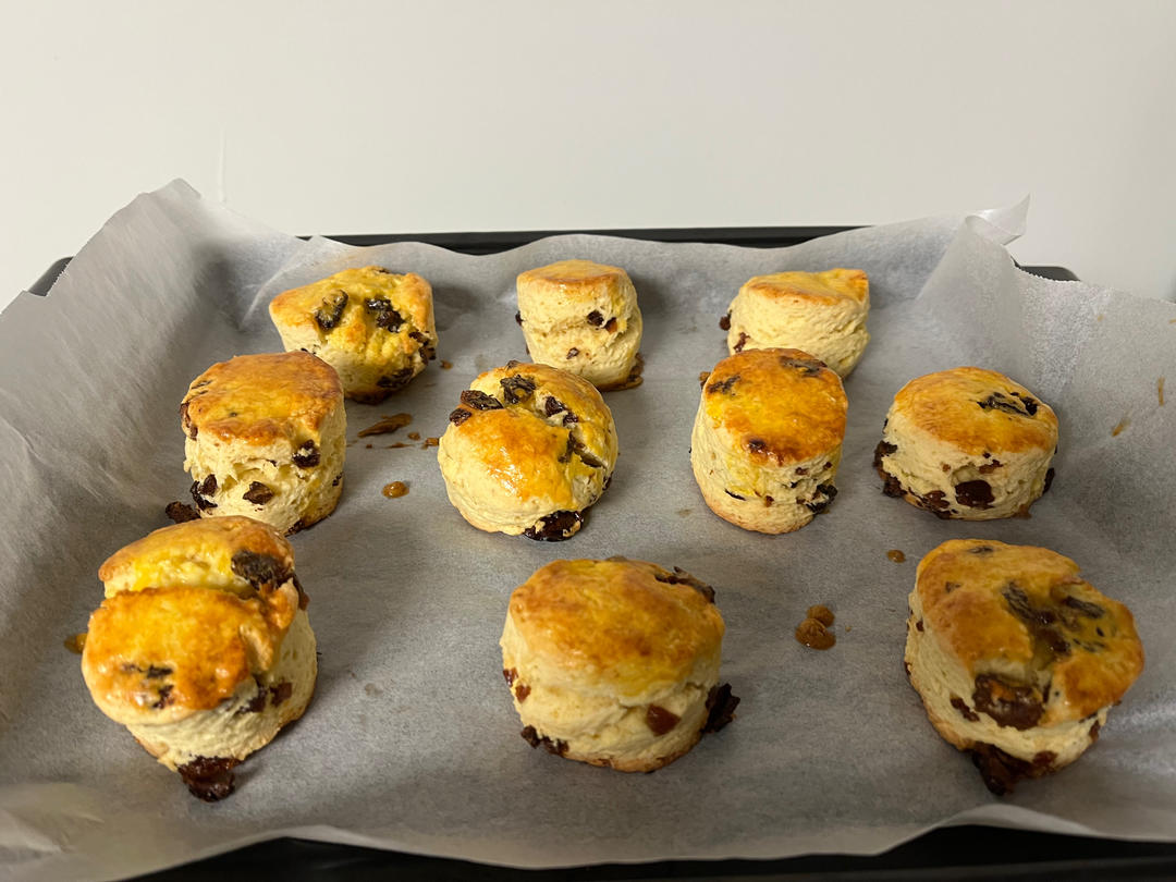 不用醒面，一次成功的葡萄干司康，好吃到爆