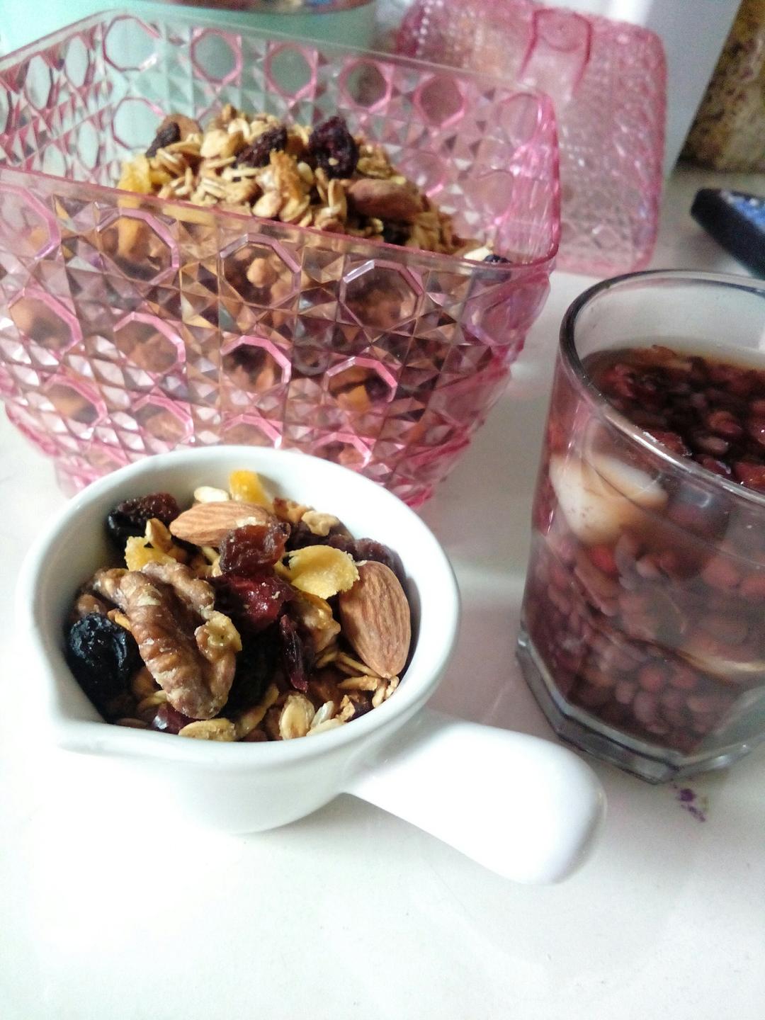 Today's breakfast 格兰诺拉脆麦片