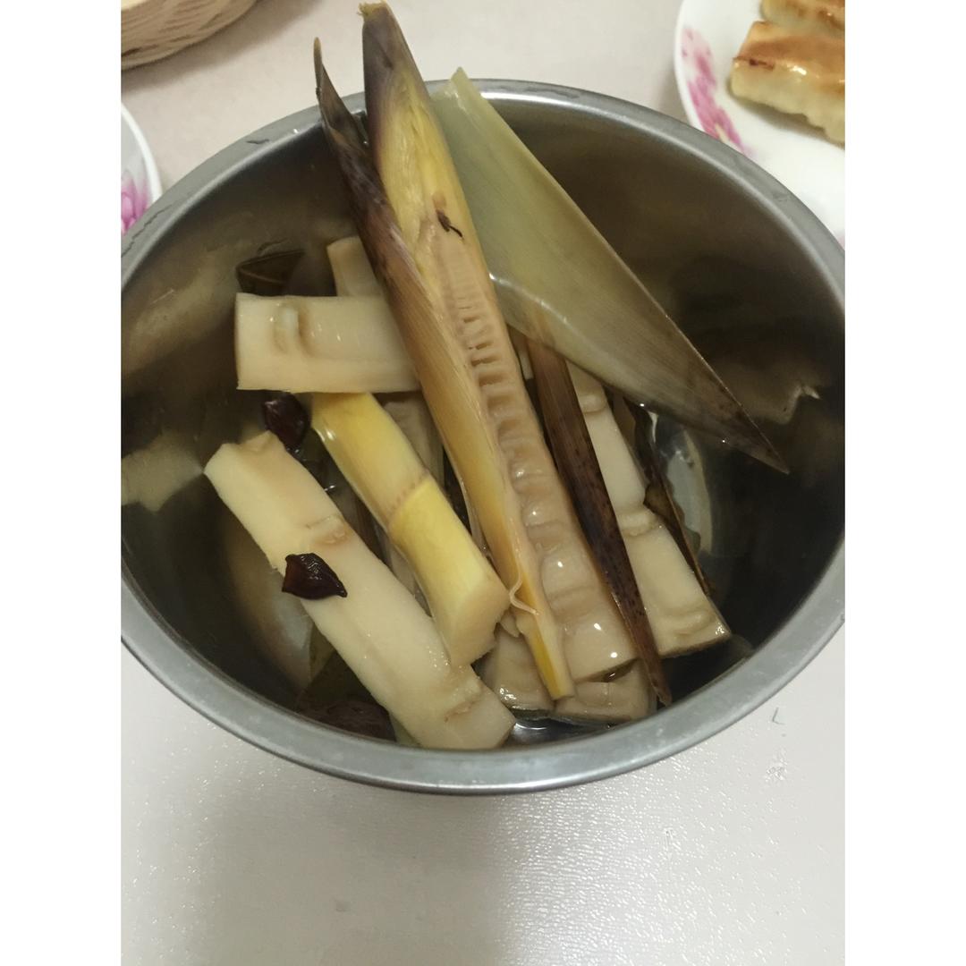 手剥笋 栗栗87做的手剥笋赞 春笋尖,老姜,干红辣