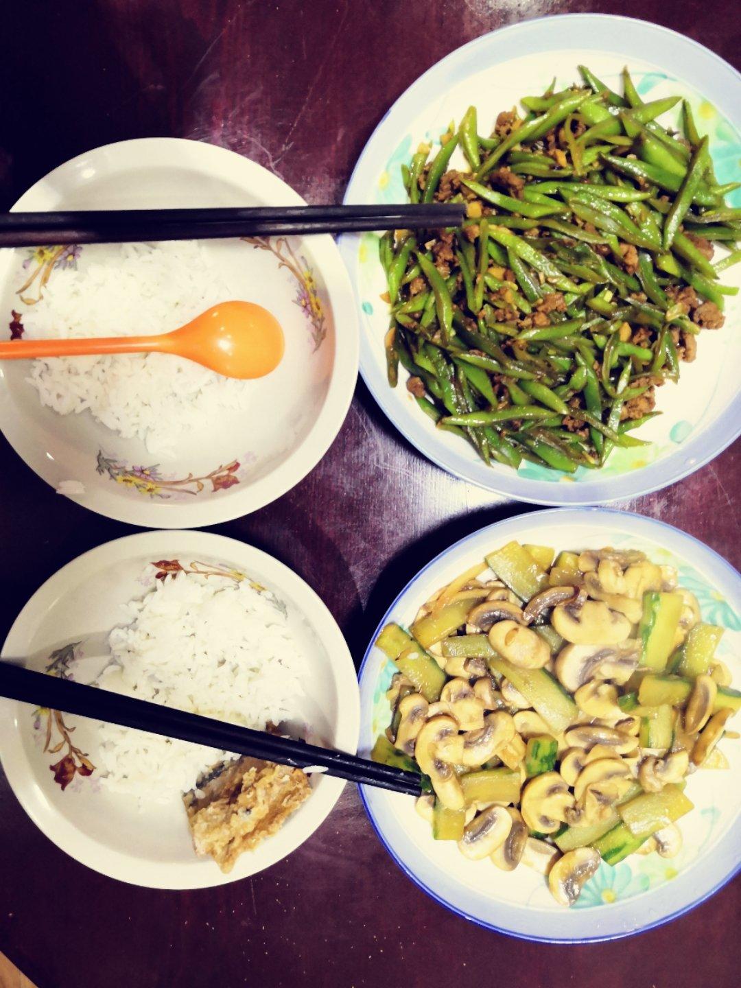 “鲜”美的简单快手菜——素炒鲜口蘑