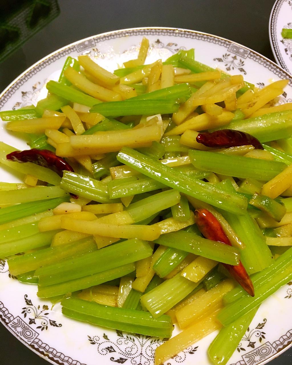下饭菜  芹菜炒土豆丝