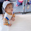 一缕阳光透过树叶