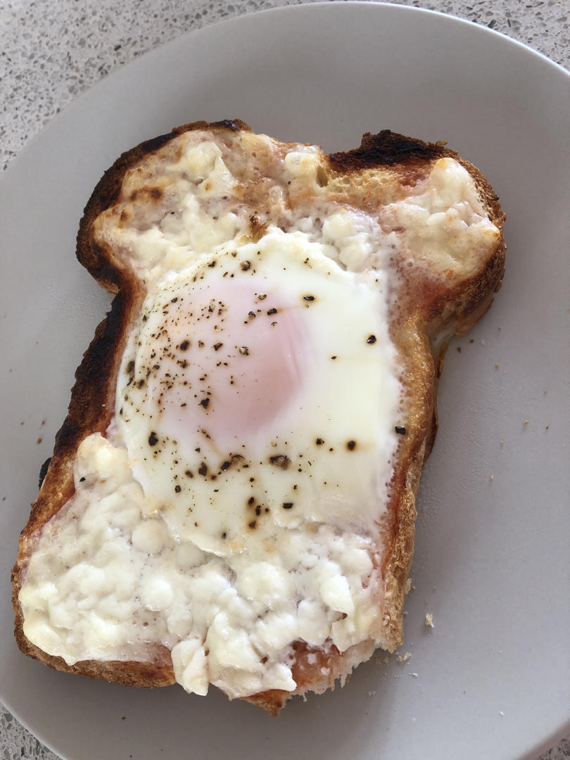 懒人早餐 | 芝士鸡蛋烤吐司