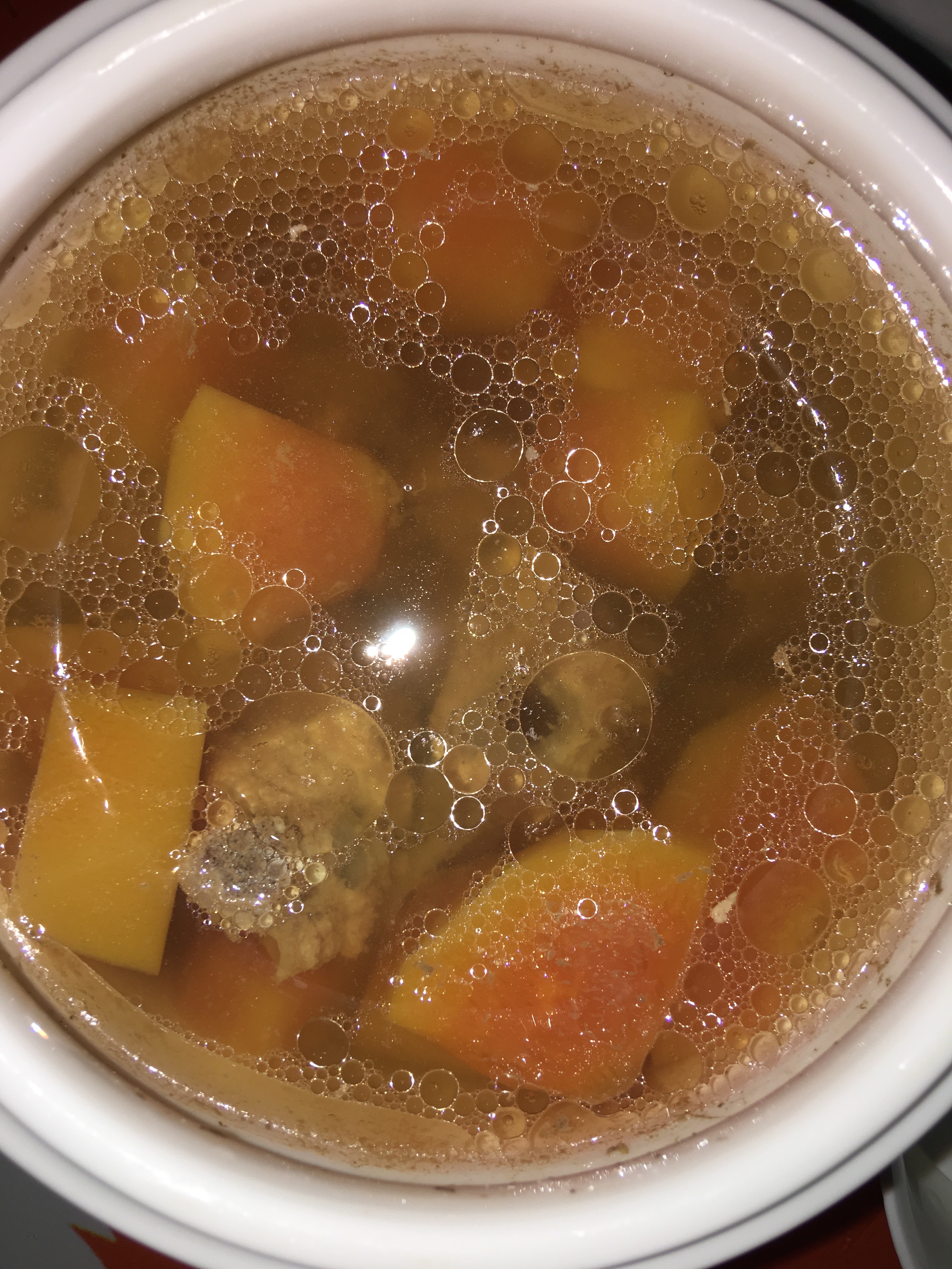 木瓜百合排骨炖汤的做法