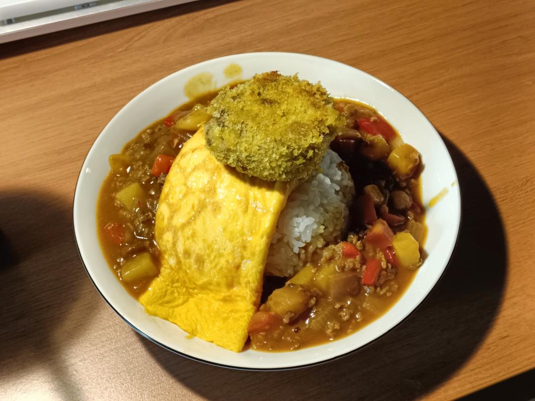 可乐饼滑蛋肉酱咖喱饭