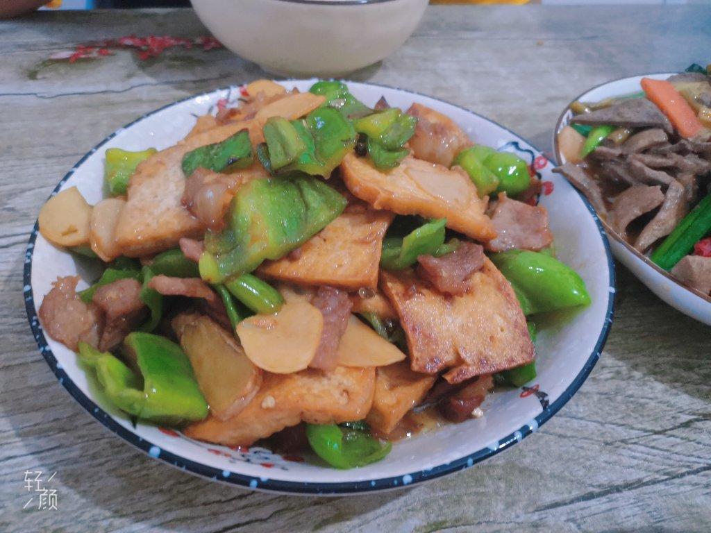 青椒炒豆腐