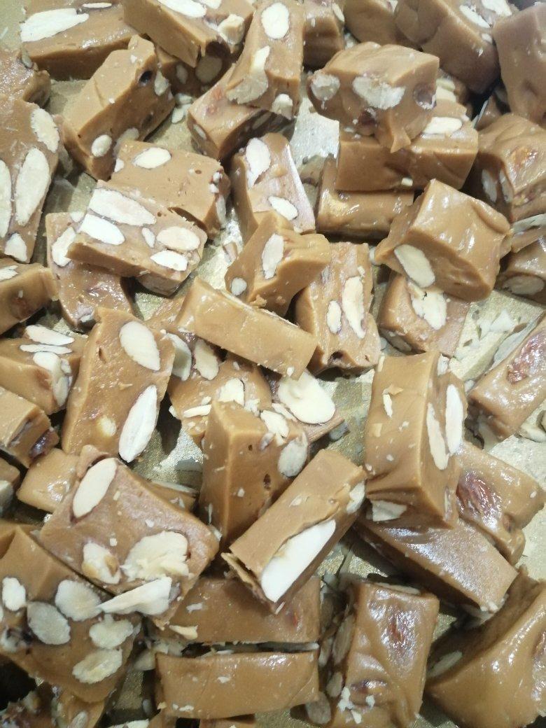 焦糖海盐杏仁太妃糖·免熬焦糖酱一次完成