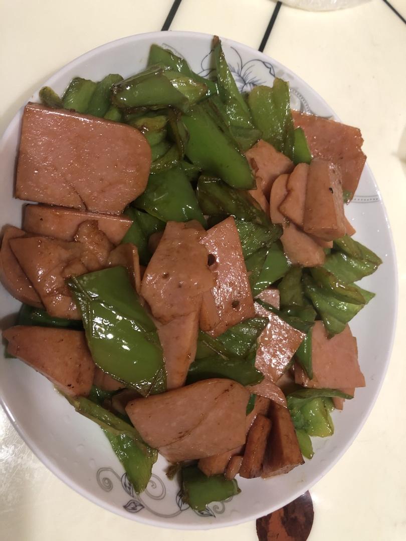 青椒炒火腿肠