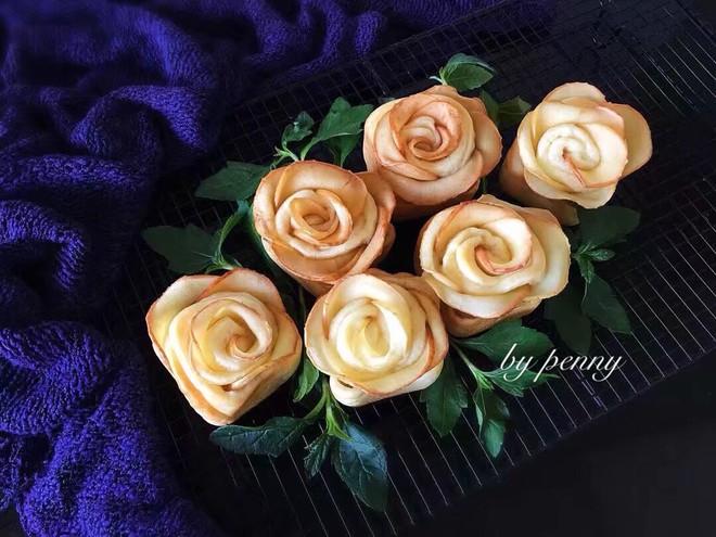 蔓越莓苹果玫瑰花面包的做法步骤图 Penny333 下厨房 蔓越莓苹果玫瑰花面包的做法步骤图 Penny333 下厨房