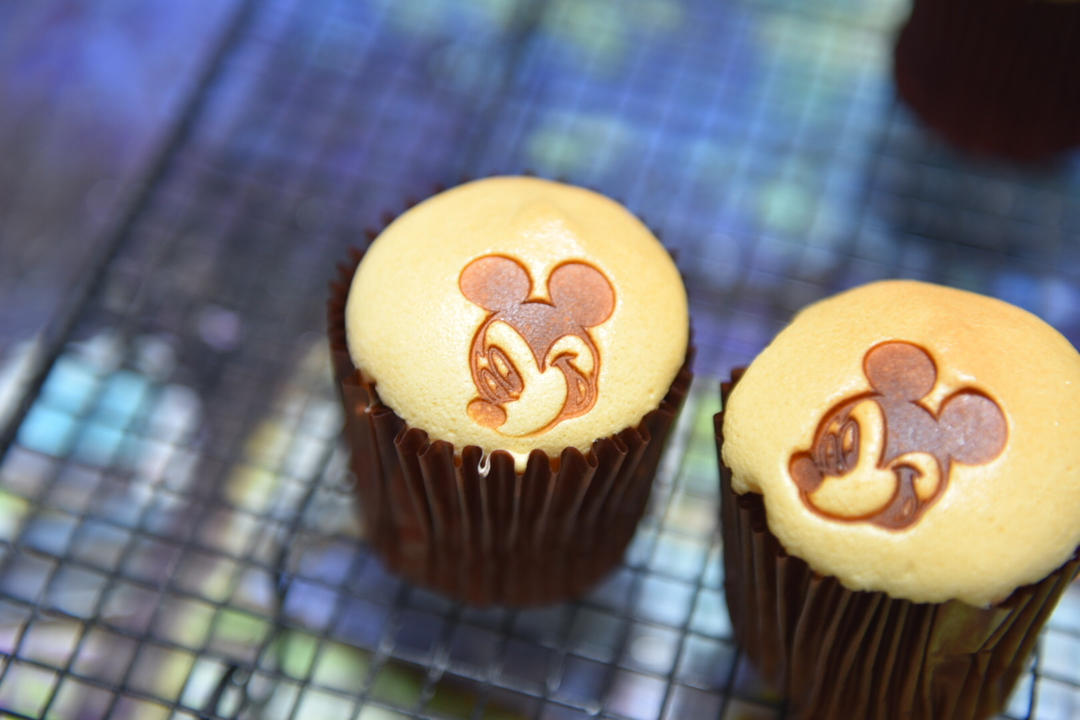 软萌软萌的古早味纸杯蛋糕