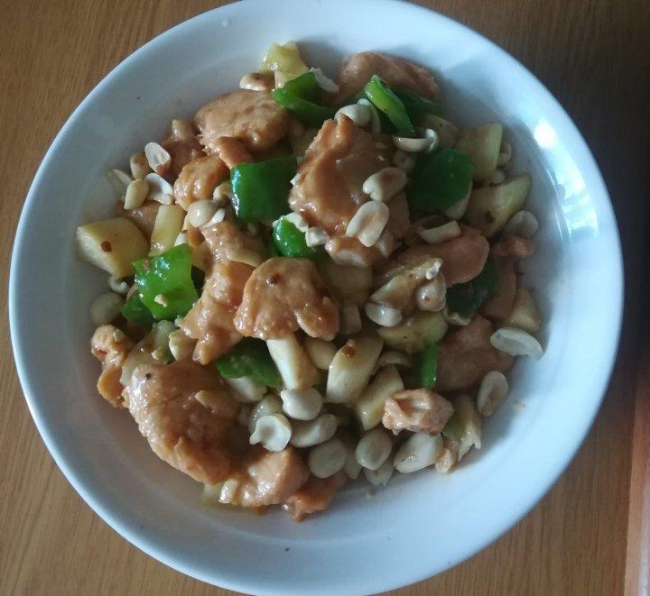 宫爆鸡丁~~米饭好伴侣，甜香鲜，家有孩子的一定要这样做，营养美味好吸收