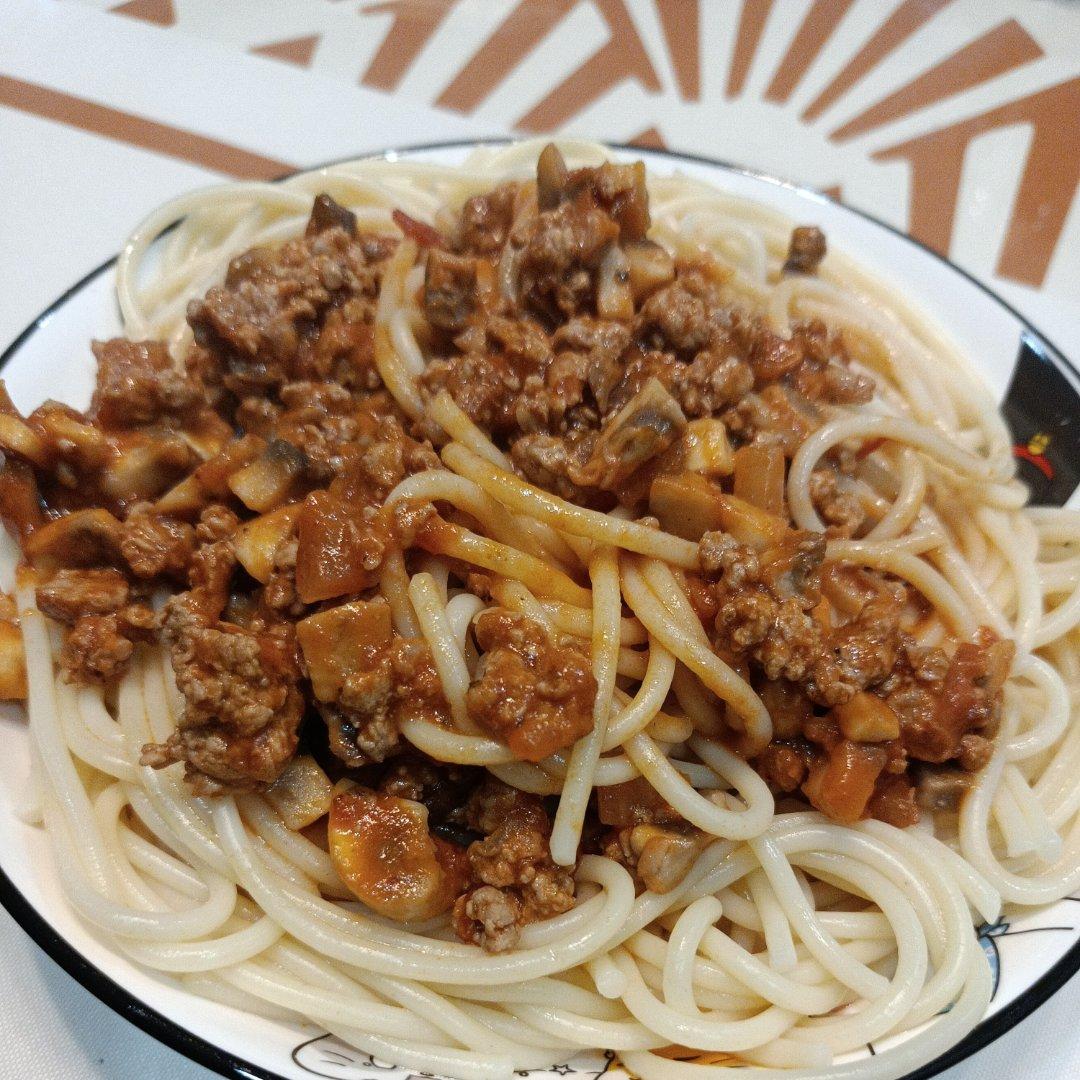 番茄肉酱意大利面