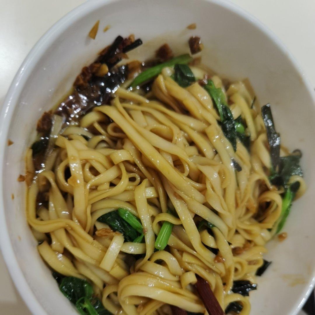 10分钟搞定的一碗葱油拌面