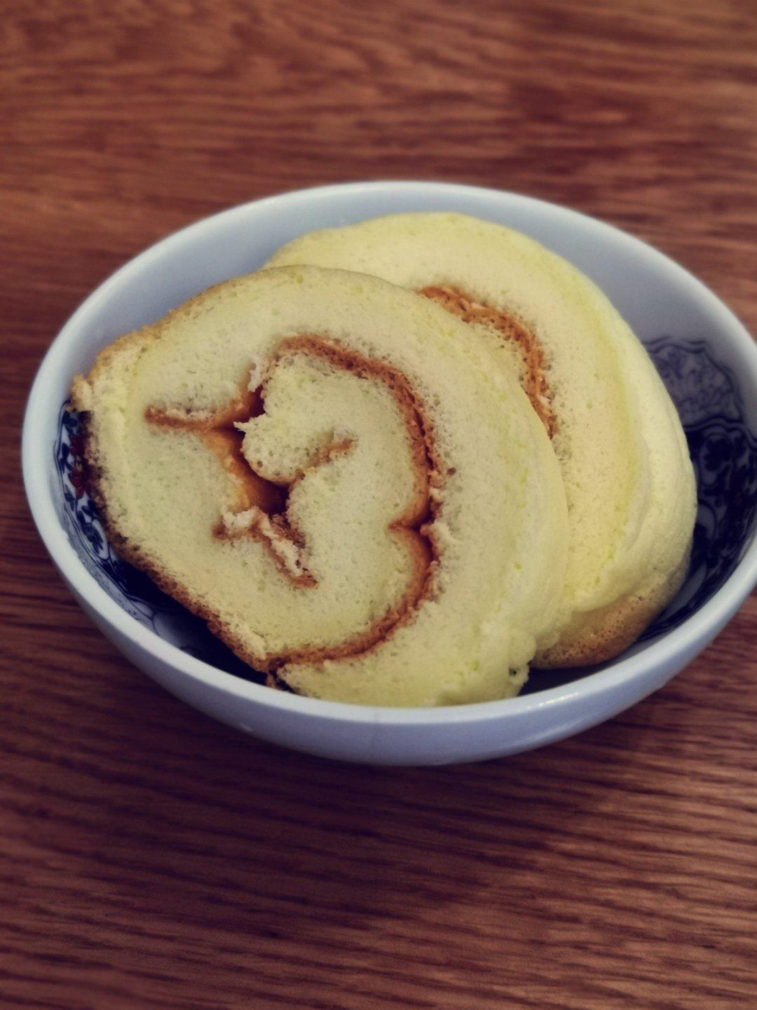 材料最简单的【低卡蛋糕卷】卡仕达戚风卷