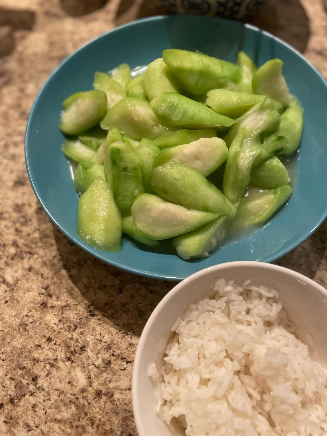 素炒丝瓜|这样做绝了！简单又好吃！