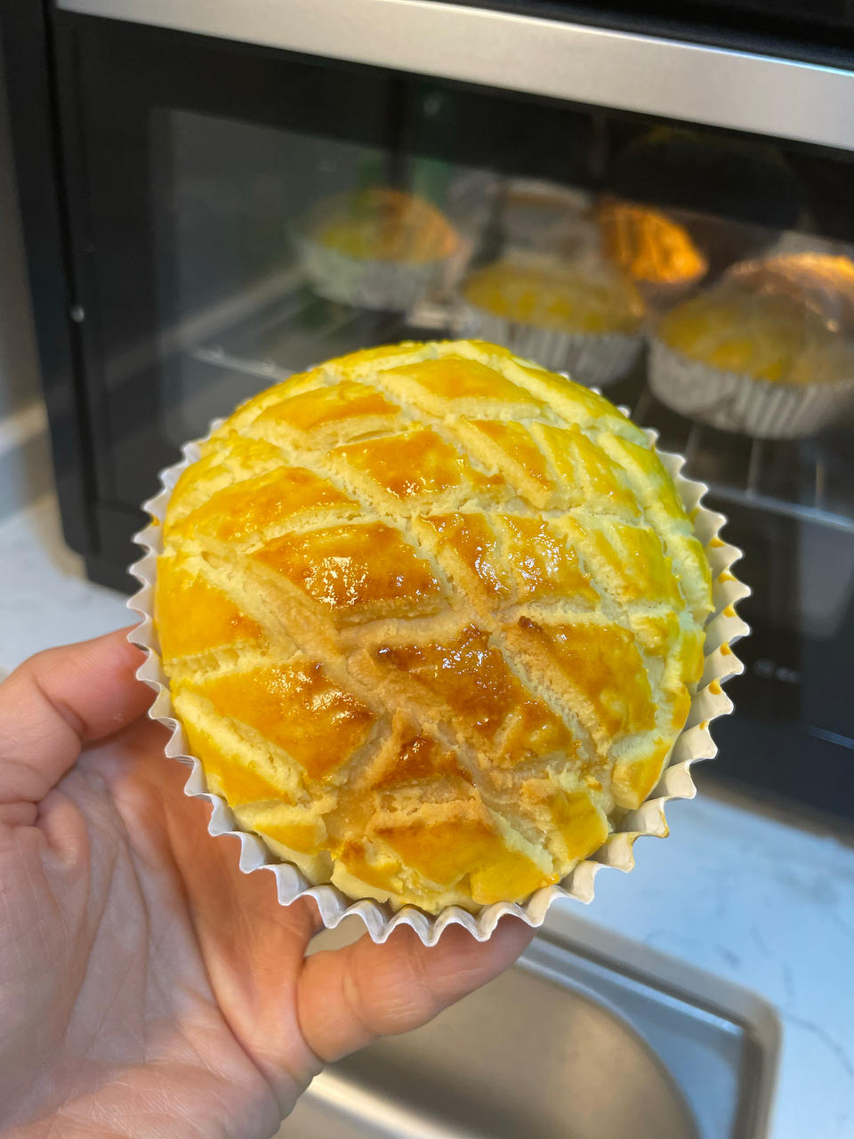 好吃到炸裂的港式菠萝包（附带制作酥皮的小视频）