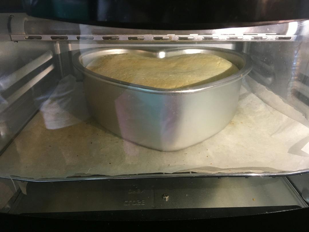 烤箱做蛋糕（戚风蛋糕的做法）