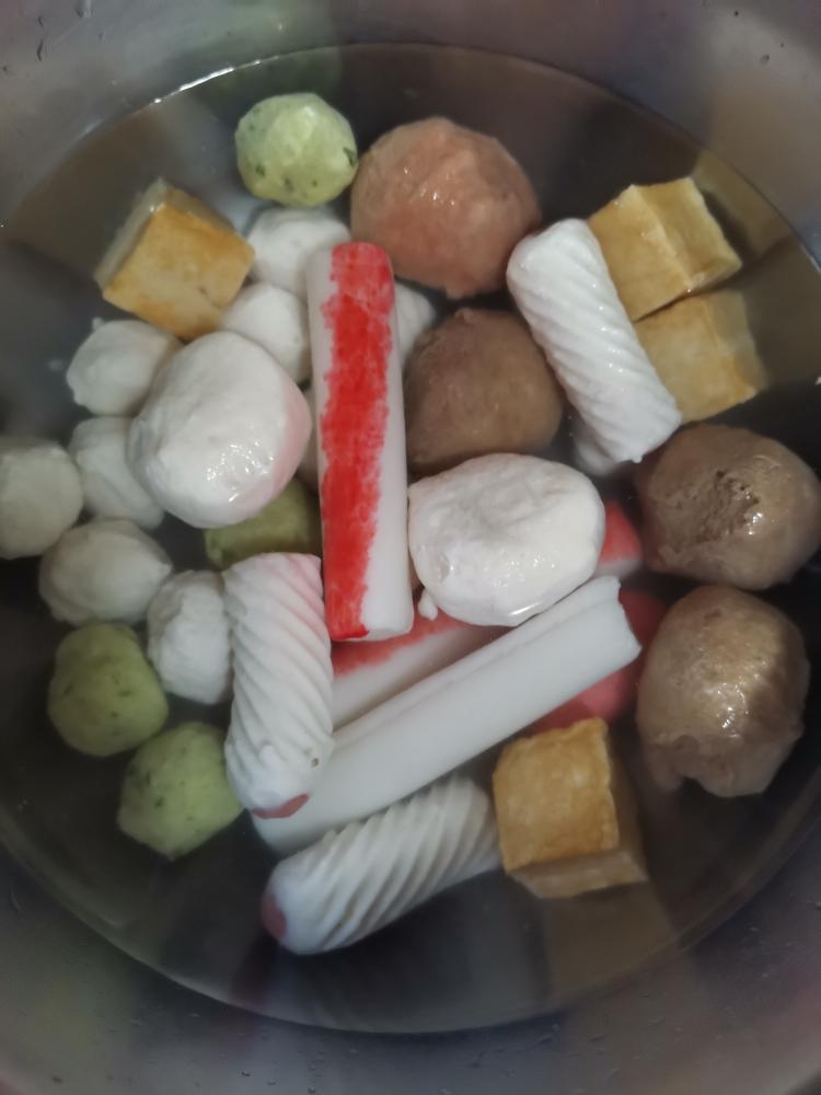 空气炸锅盐焗火锅丸子的做法 步骤2