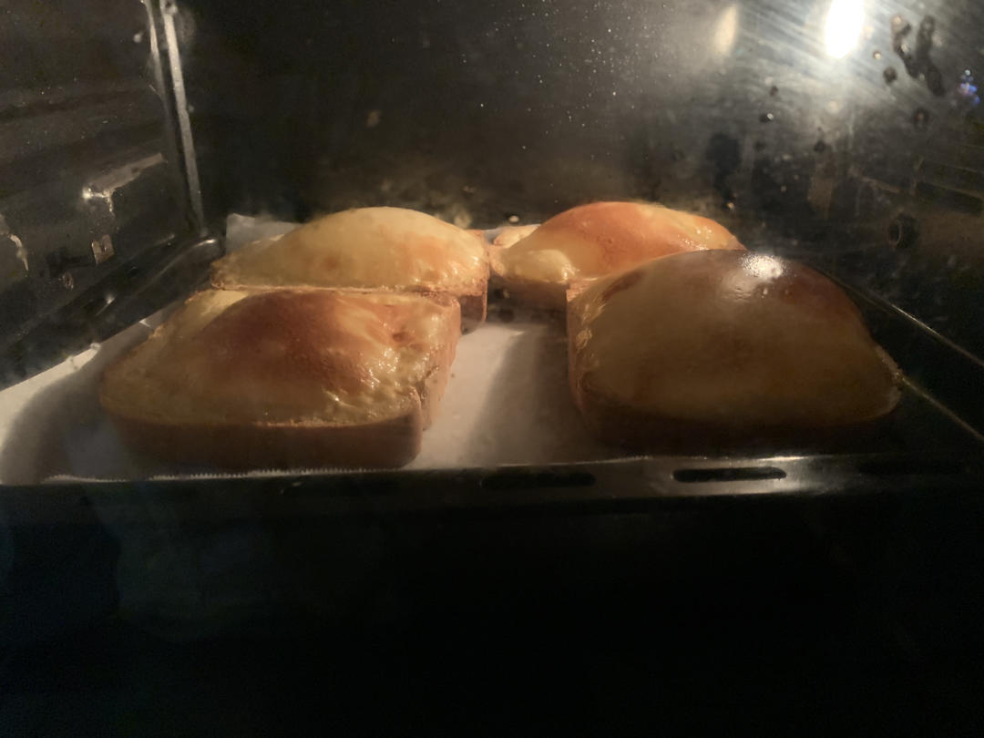 零失败快手岩烧乳酪(熔岩吐司)十分钟网红早餐，好吃哭