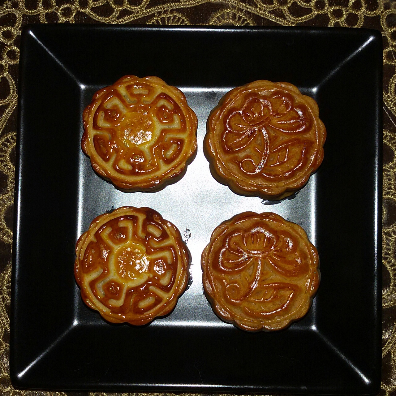 广式月饼——蛋黄莲蓉月饼