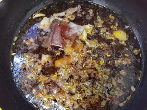 卤味 卤水 | 鸡腿 小肠 猪心 藕片 海带结的做法 步骤3