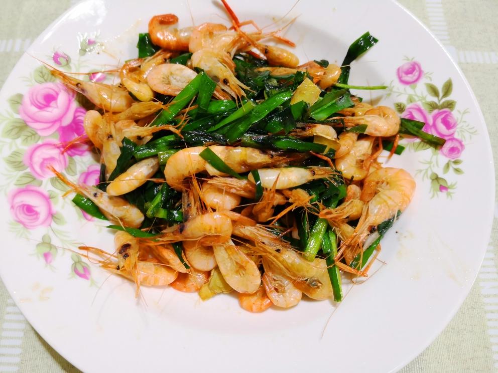 韭菜炒河虾的做法
