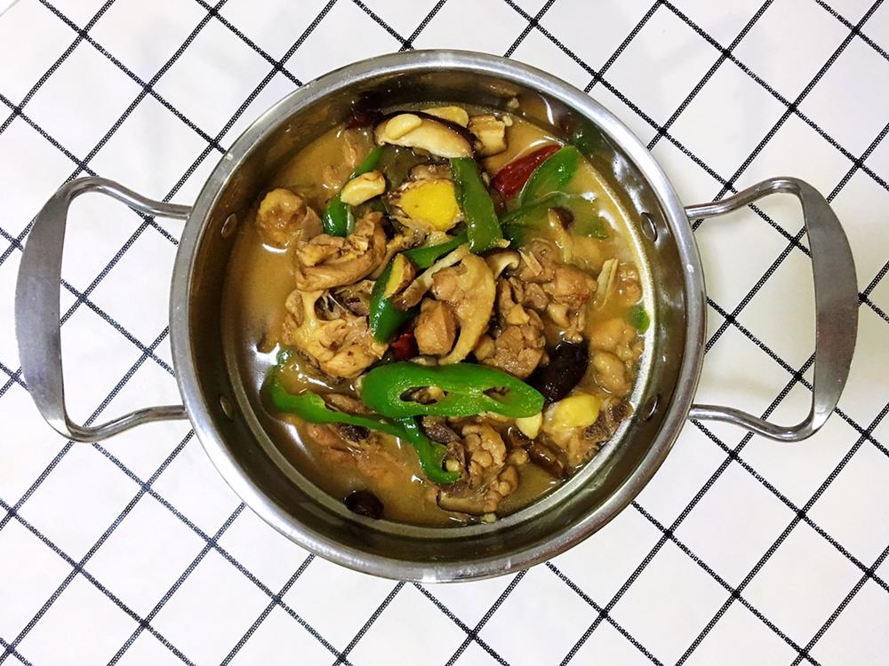 【黄焖鸡米饭】