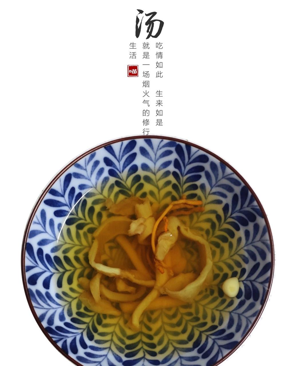 花胶花菇响螺煲鸡汤