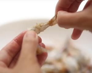 龙井虾仁（国宴做法），详细零失败，夏季减脂第一名～的做法 步骤3