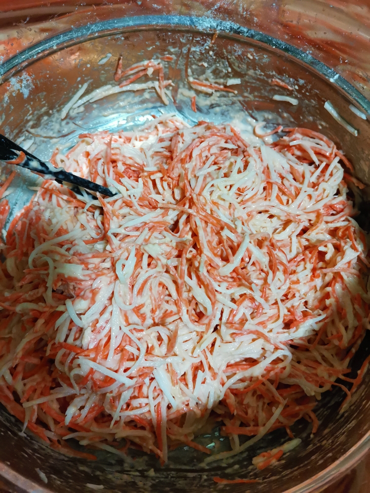 营养又好吃的虾皮萝卜丝饼的做法 步骤4