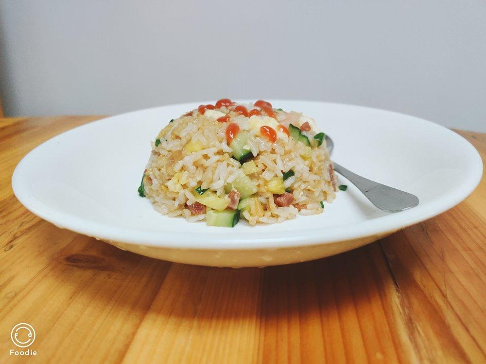 虾仁菠萝炒饭