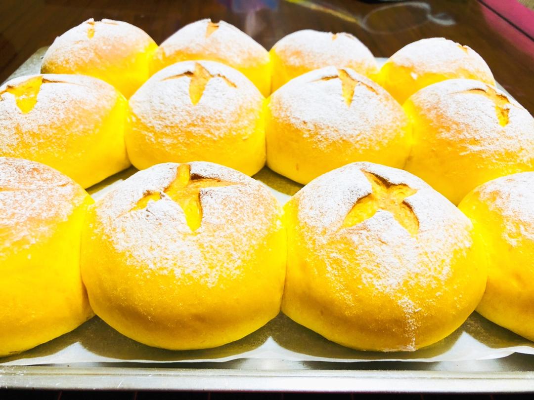 软到无从下手的南瓜豆沙包