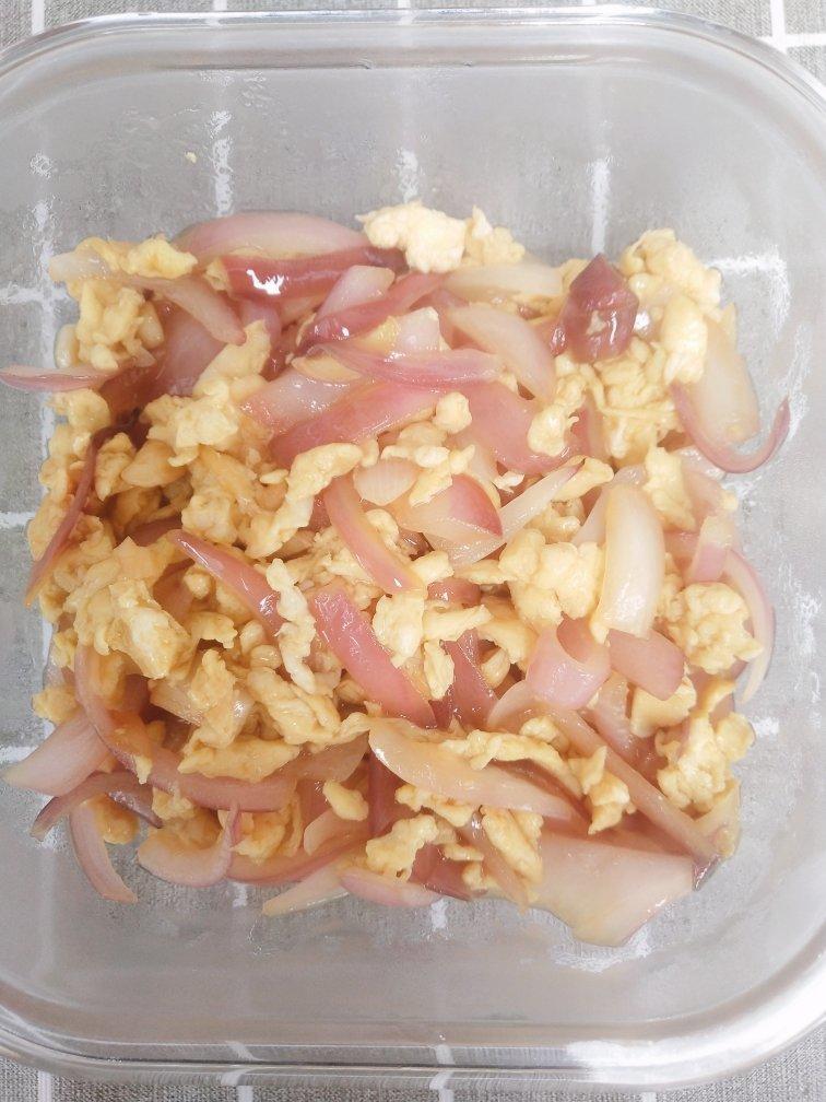 比肉都好吃的养生菜——洋葱木耳炒鸡蛋