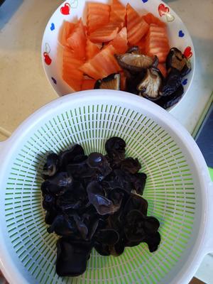 下饭菜胡萝卜土豆焖鸡翅的做法 步骤4