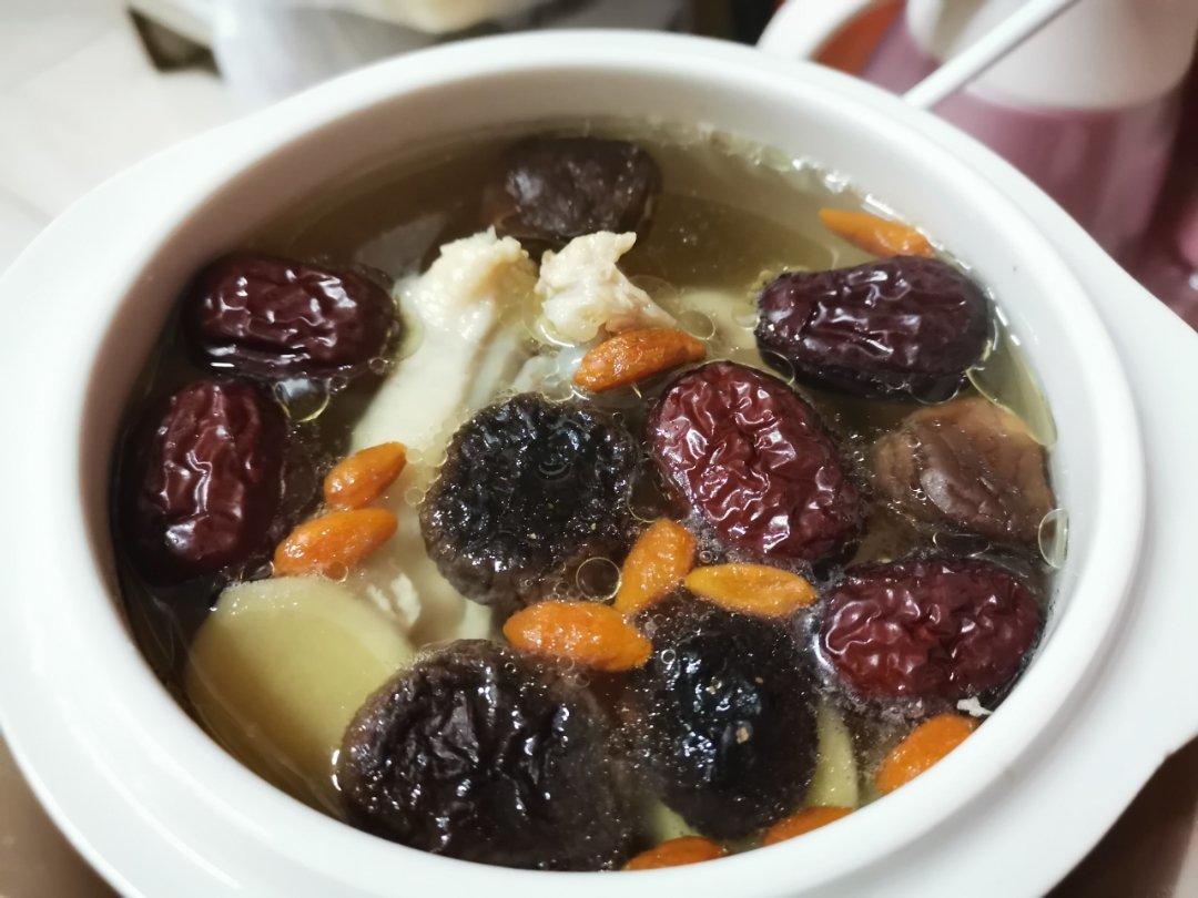 香菇炖鸡腿