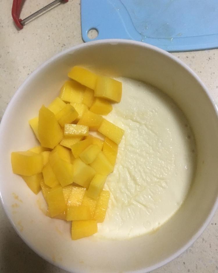 【双皮奶】还有厚奶皮的单皮奶、蜜红豆、蛋黄小饼干、它们都整整齐齐的