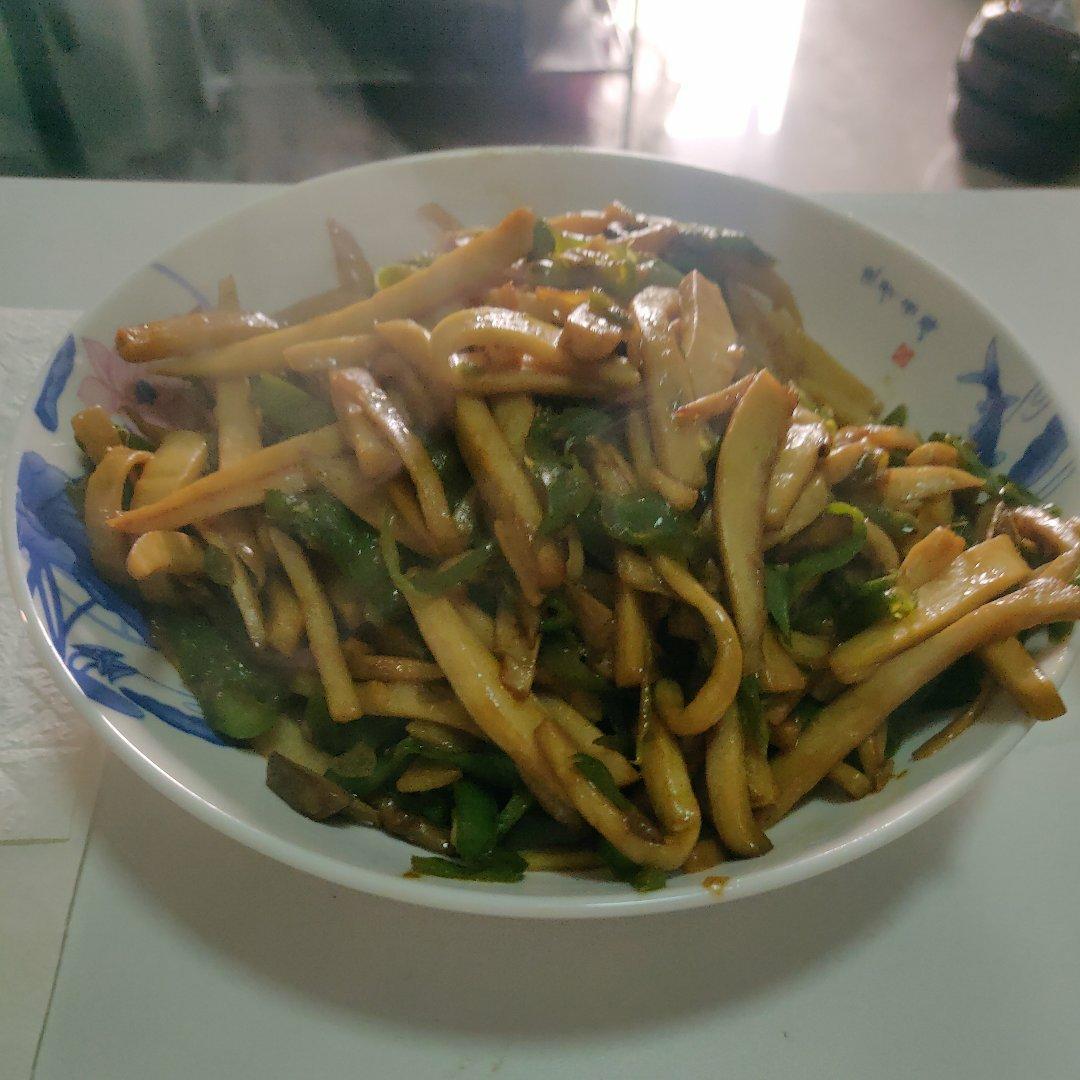 青椒素炒杏鲍菇