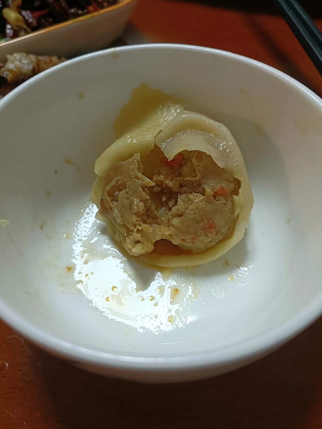 【蟹黄汤包】爆汁蟹黄汤包，满满蟹肉，鲜到让人心痒痒！