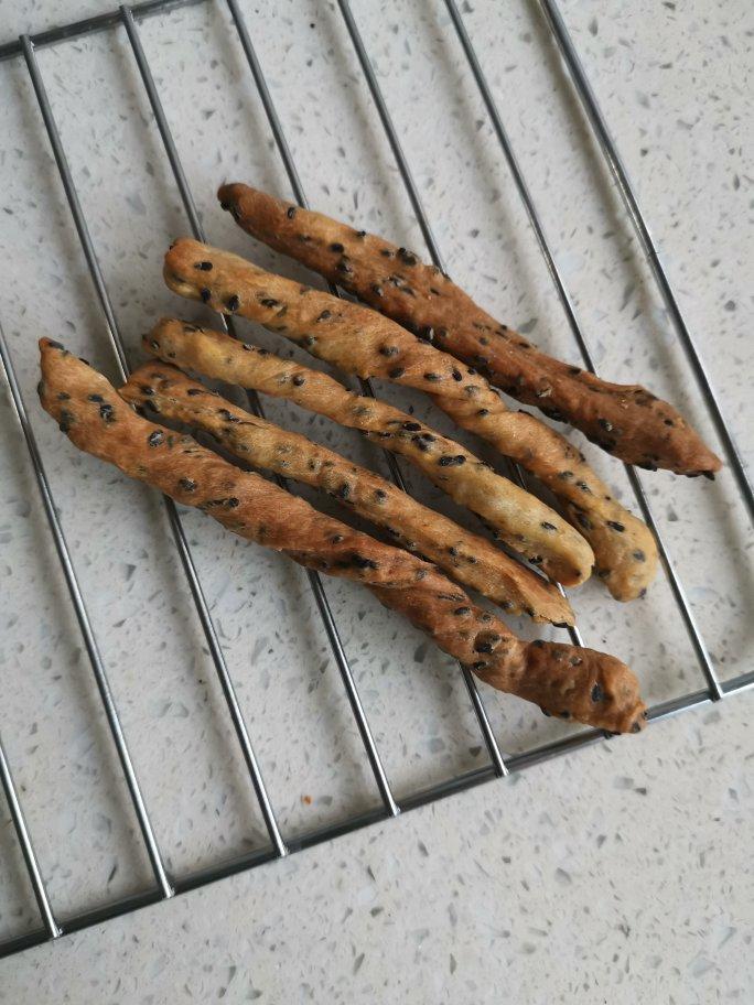 超级简单快手低脂小零食椒盐黑芝麻咸味饼干阿拉棒，饼干条