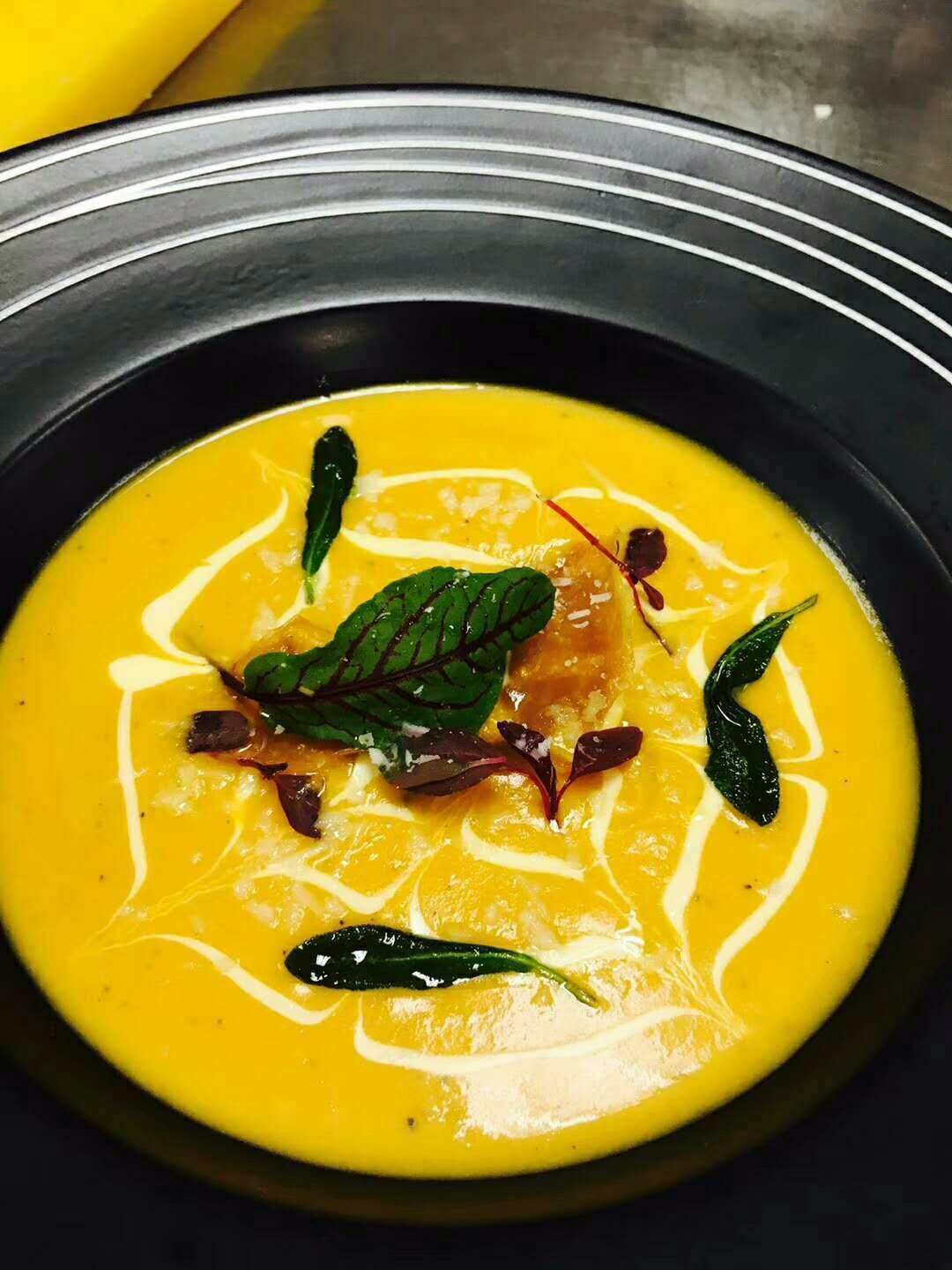 8寸纯手工什锦披萨