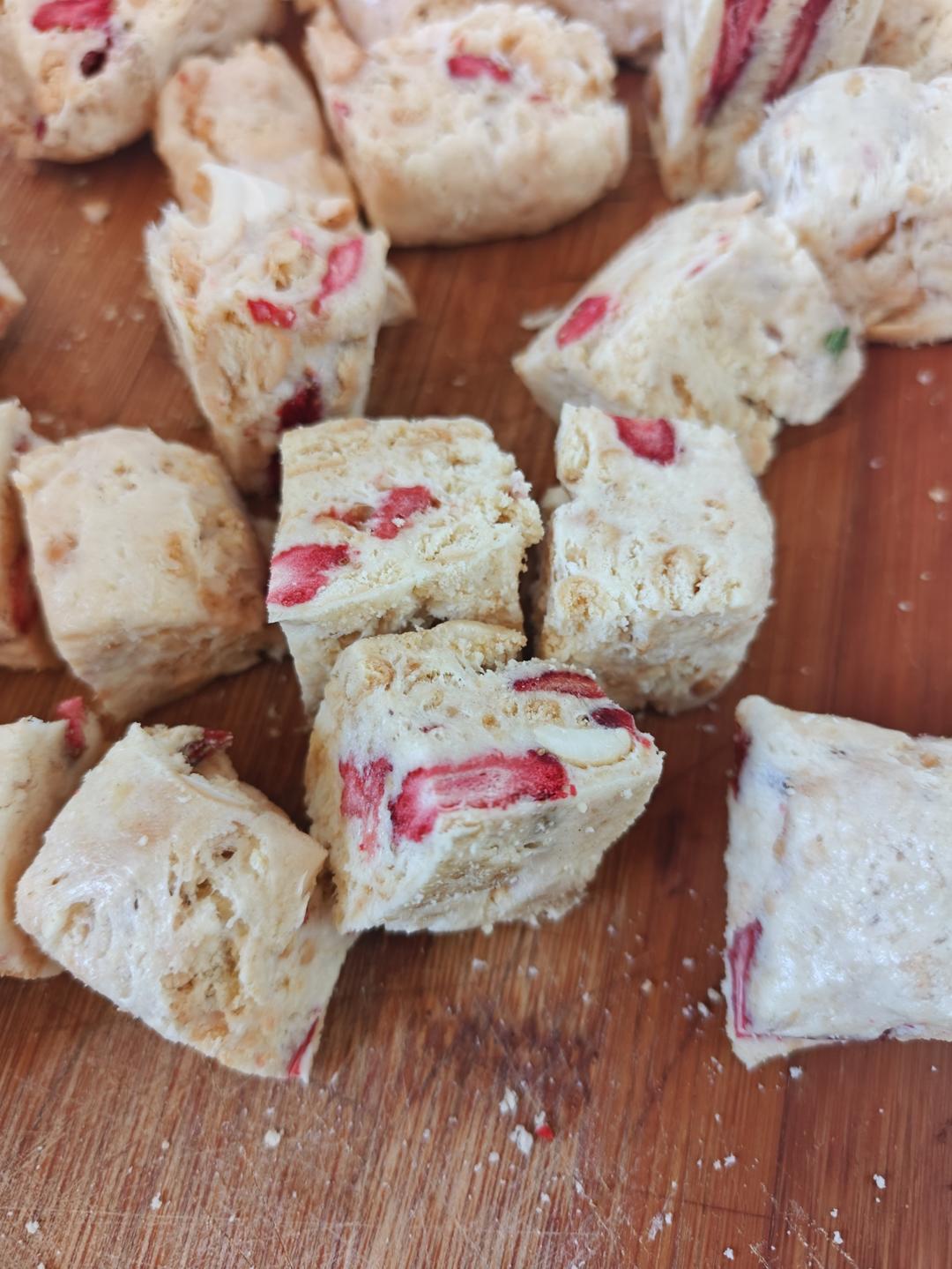 新年小点心🔥零失败草莓雪花酥