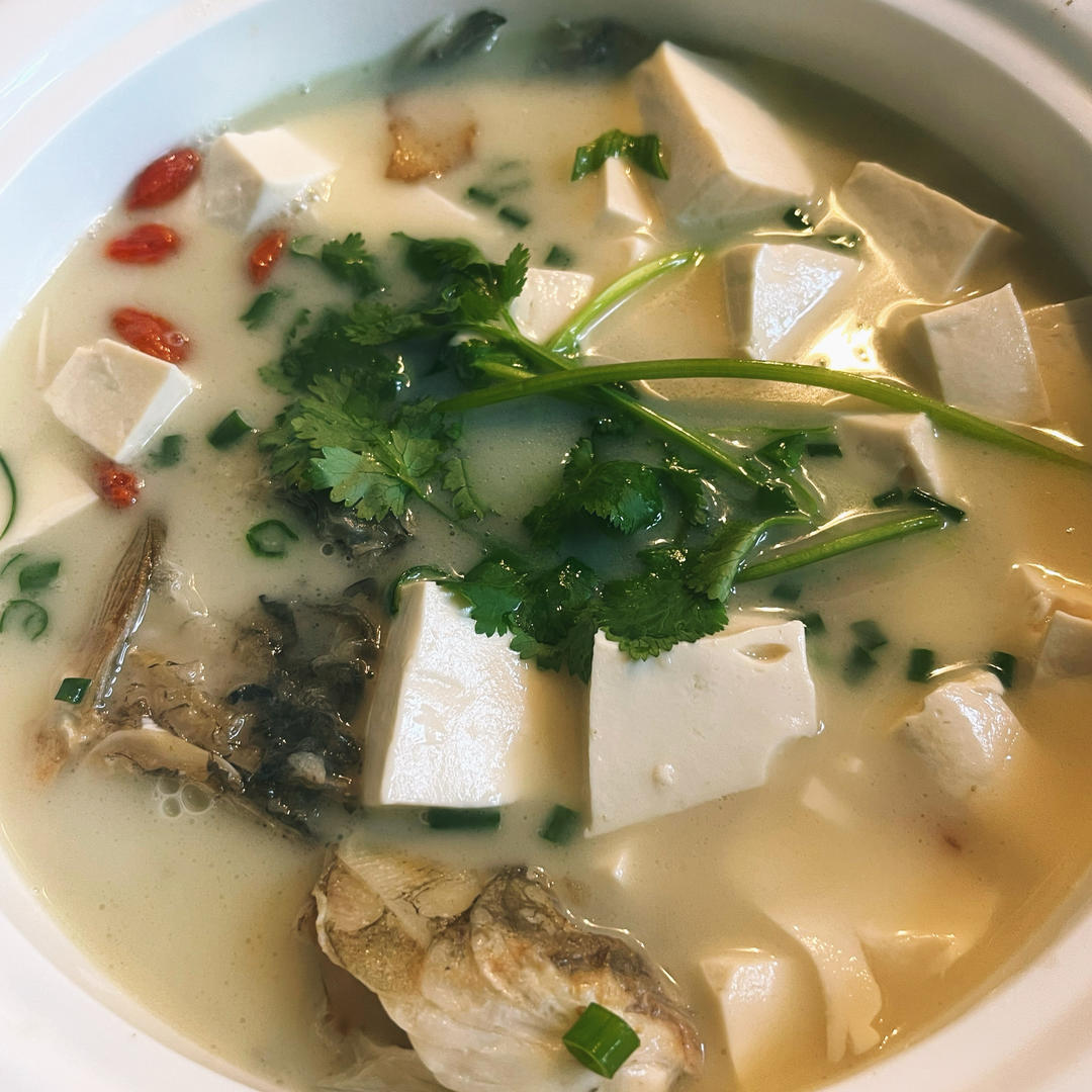 鲫鱼豆腐汤