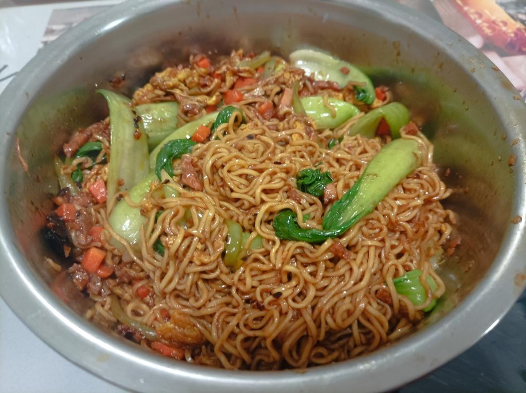 秒杀路边摊的炒方便面