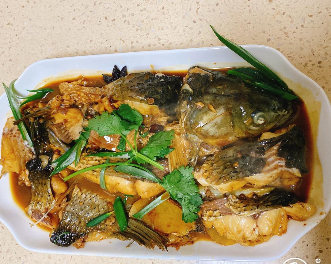 北方硬菜之垮炖草鱼的做法