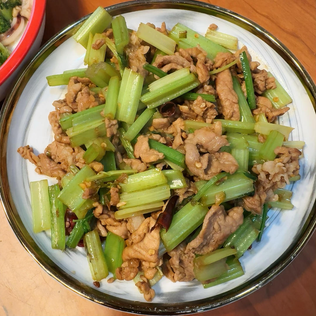 芹菜炒肉丝